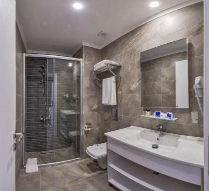 Inntel Hotel Istanbul - image 17