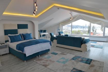 Deep Hotel - image 10
