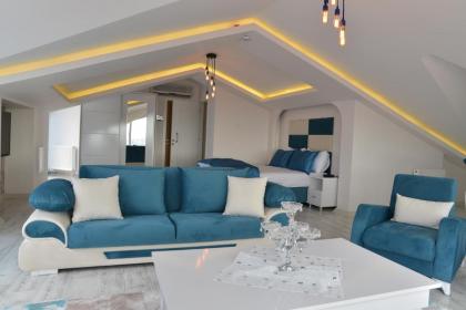 Deep Hotel - image 13