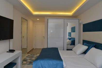 Deep Hotel - image 20