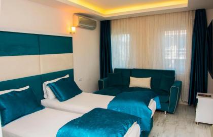 Deep Hotel - image 6