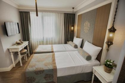 Raymond Blue Hotel - image 13