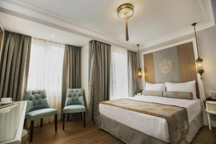 Raymond Blue Hotel - image 18