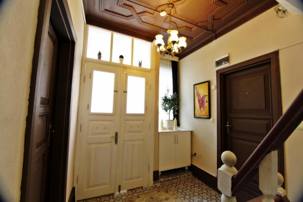 Kadıköy White House - image 2