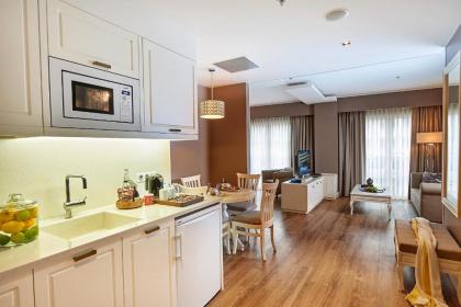 Renata Suites Boutique Hotel - image 1