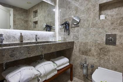 Renata Suites Boutique Hotel - image 3
