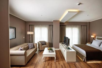 Renata Suites Boutique Hotel - image 4