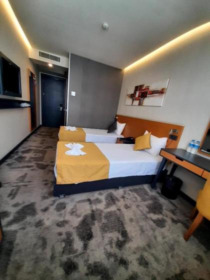 Sapko Airport Hotel - image 13