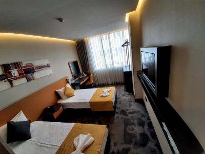 Sapko Airport Hotel - image 14
