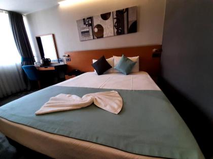 Sapko Airport Hotel - image 17
