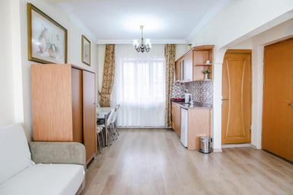 Camelot Apartment - image 1