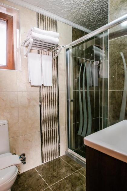 Camelot Apartment - image 12