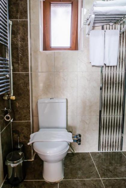 Camelot Apartment - image 13