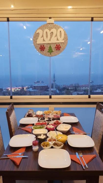 Camelot Apartment - image 4