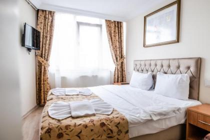 Camelot Apartment - image 9