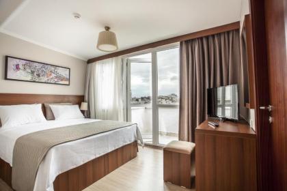 Cordis Hotel - image 1