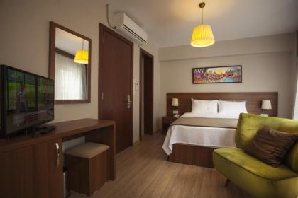 Cordis Hotel - image 11