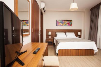 Cordis Hotel - image 13