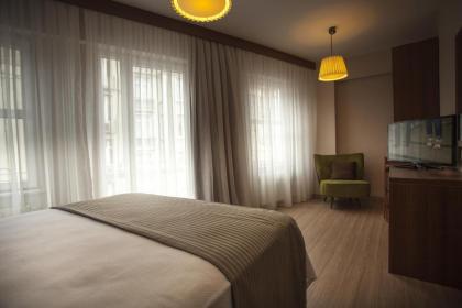 Cordis Hotel - image 7