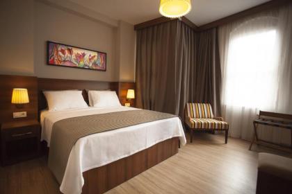 Cordis Hotel - image 9