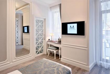 Mirrors Hotel - image 5
