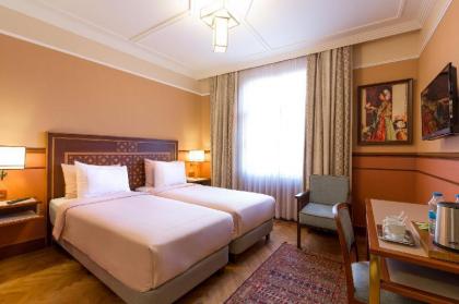 Lalahan Hotel - image 11