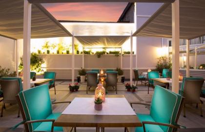 Lalahan Hotel - image 7
