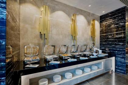 DoubleTree by Hilton Istanbul - Piyalepasa - image 2