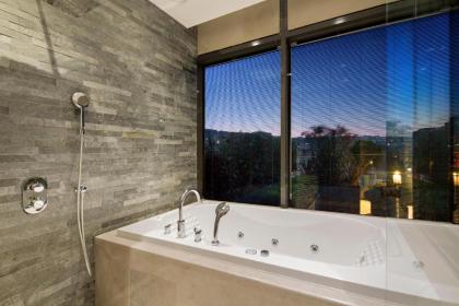 DoubleTree by Hilton Istanbul - Piyalepasa - image 8