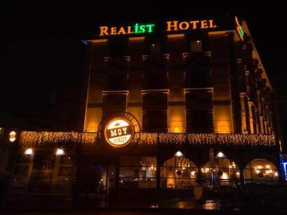 Realist Hotel - image 1