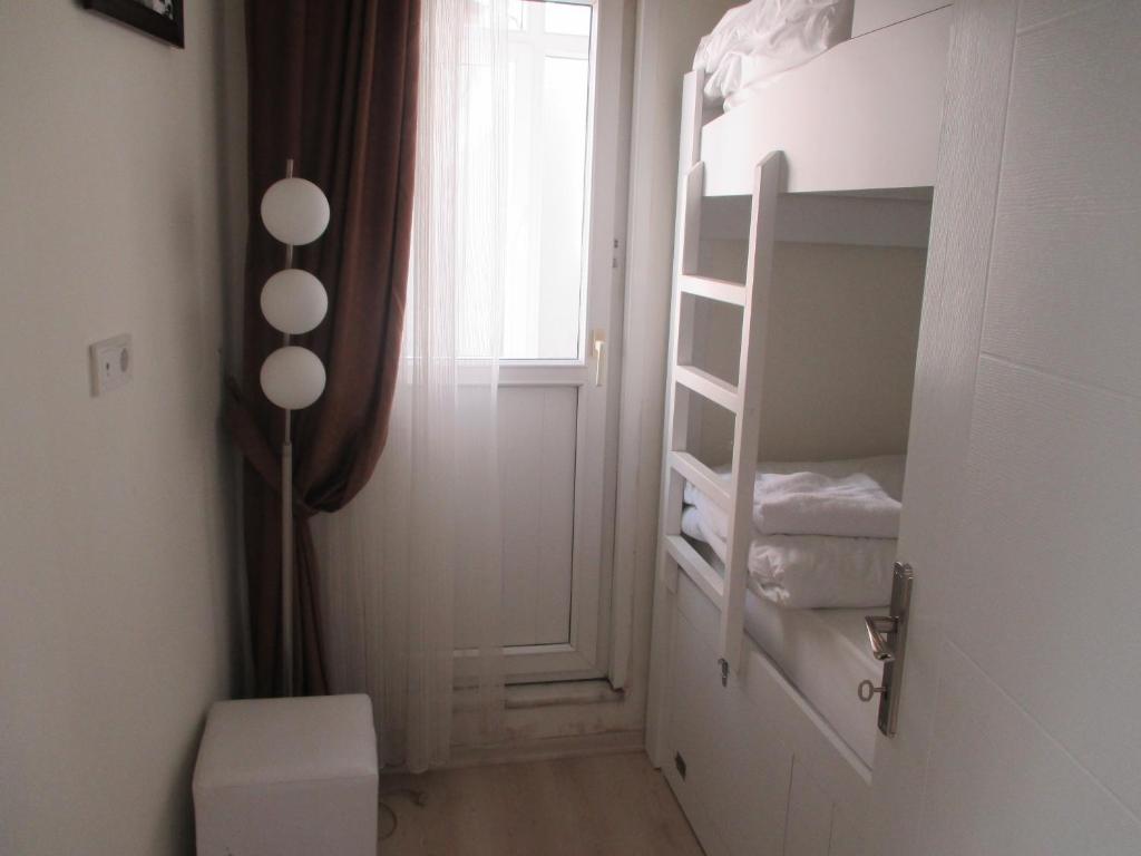 Oldmile Palace Hotel - image 3
