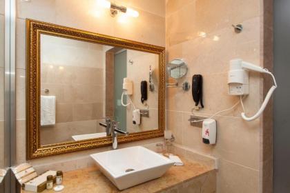 Alrazi Hotel - image 18