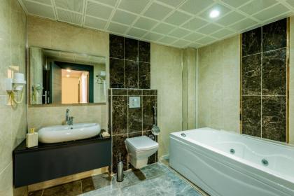 A Palace Suites - image 10
