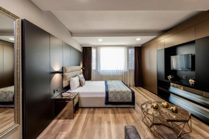 A Palace Suites - image 4