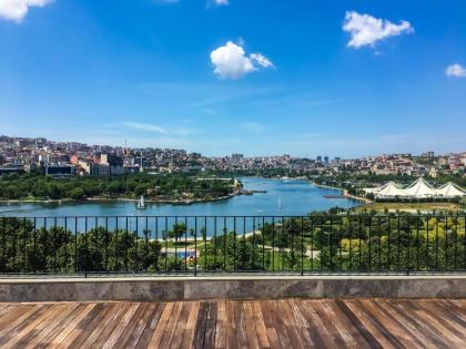 Terrace Suites Istanbul - image 1