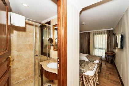 Real Star Hotel - image 4