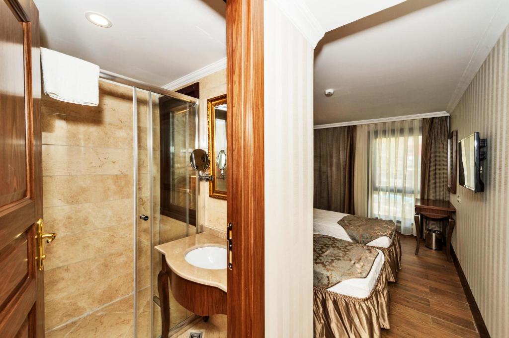 Real Star Hotel - image 4