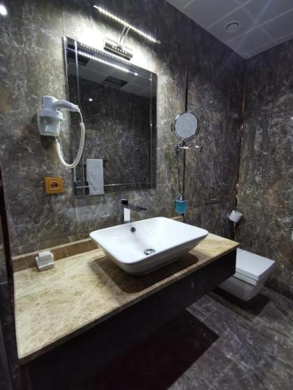 Perapolis Hotel - image 7