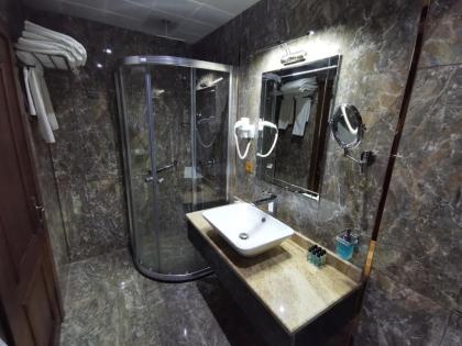 Perapolis Hotel - image 8