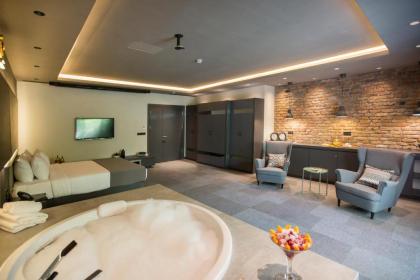 Cityloft 24 Suites - image 1
