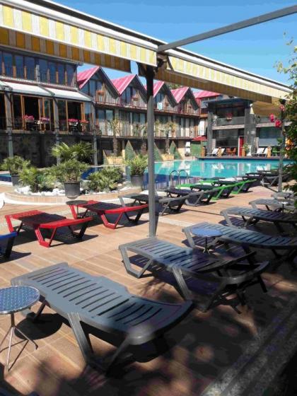 Green House Garden Park Hotel - image 20