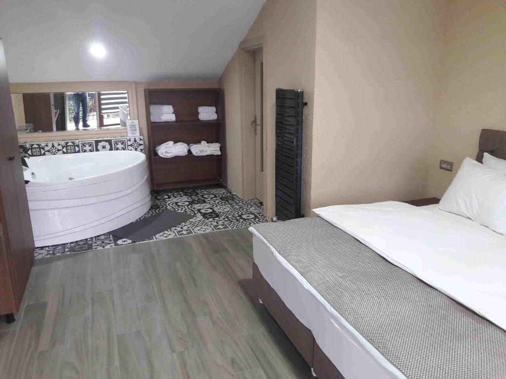 Green House Garden Park Hotel - image 5