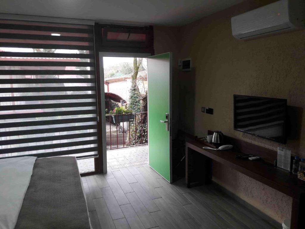 Green House Garden Park Hotel - image 6