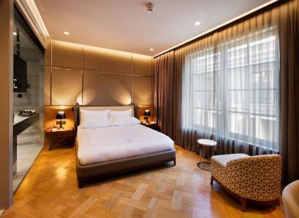 Fer Hotel - image 4