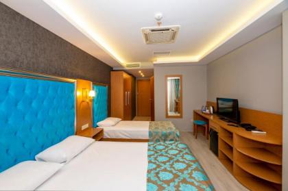 Grand Palace Hotel - image 11