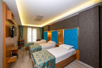 Grand Palace Hotel - image 18