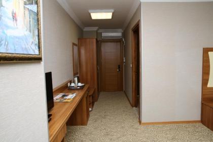 Golden Lounge Hotel - image 13