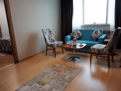 Golden Lounge Hotel - image 5