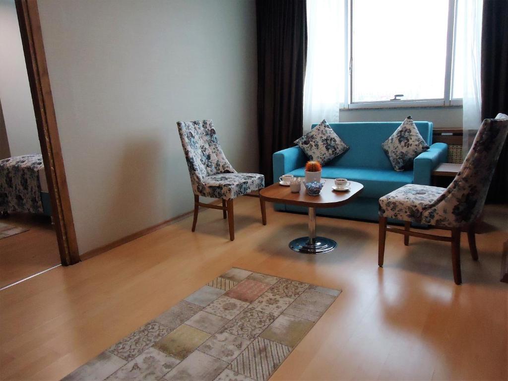 Golden Lounge Hotel - image 5