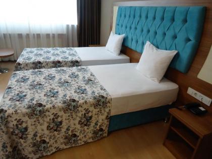 Golden Lounge Hotel - image 9